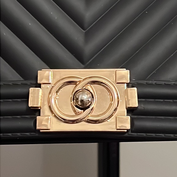 New Black with Gold Clasp and Chain Jelly Quilted Soft Silicone Shoulder Purse - Picture 2 of 12